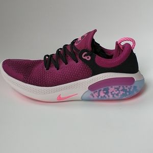Nike Women's Joyride Run Flyknit Size 11